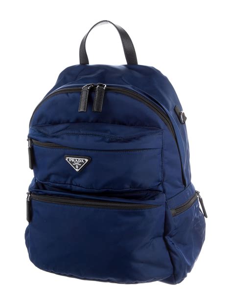 prada vackpack